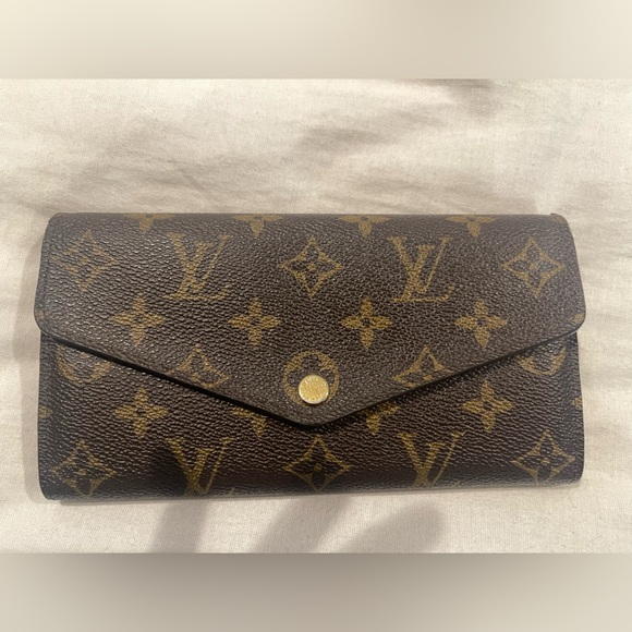 Louis Vuitton Handbags - Louis Vuitton wallet